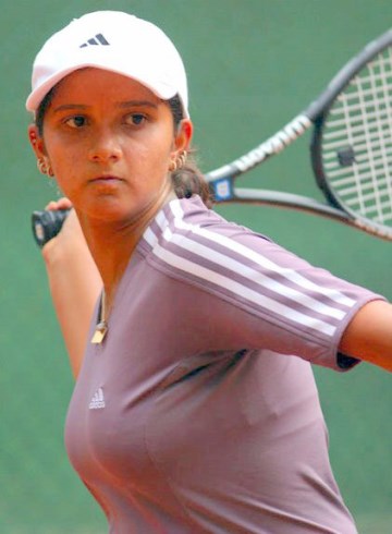 Sania Mirza - on the court