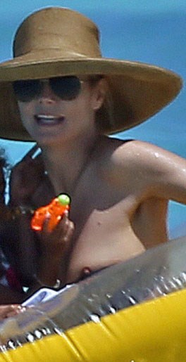 Heidi Klum - Nip slip