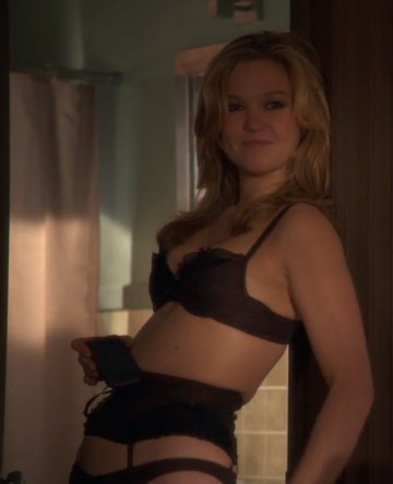 Julia Stiles - Blue