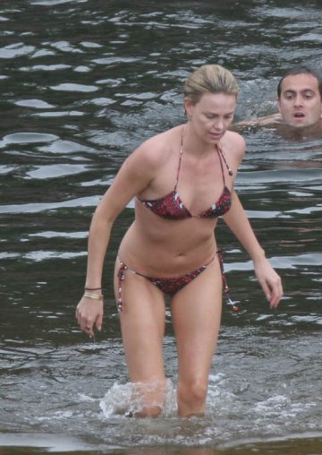 Charlize Theron - bikini