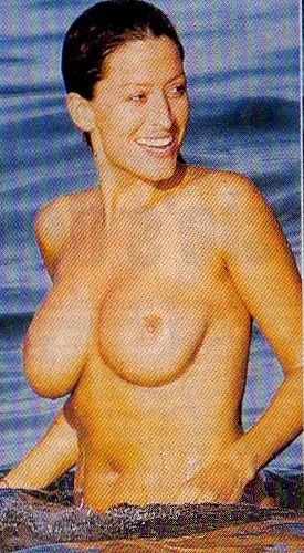 Rebecca Loos - Topless swimming