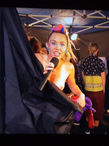 Miley Cyrus - MTV Video Music Awards 