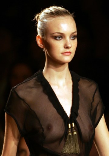 Caroline Trentini - catwalk oops