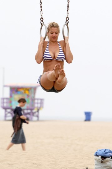 Gemma Atkinson - bikini