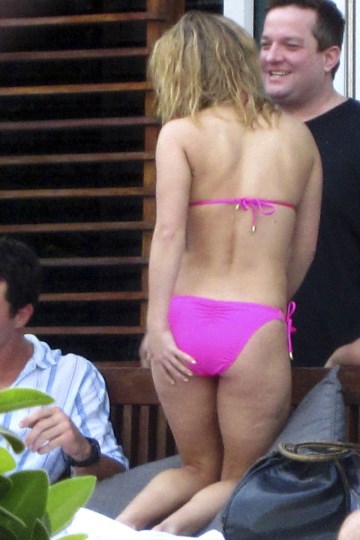 Hayden Panettiere - pink bikini