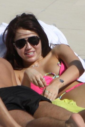 Miley Cyrus - pink bikini