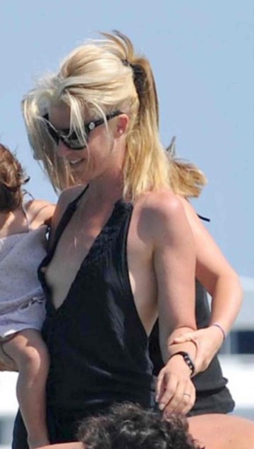 Tamara Beckwith - boob oops