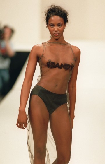 Naomi Campbell - catwalk oops