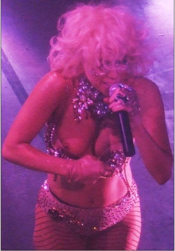 Lady GaGa - boob oops