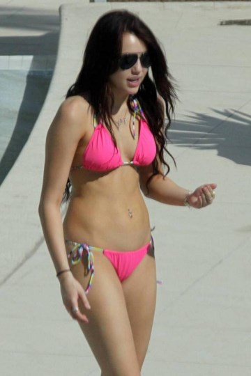 Miley Cyrus - pink bikini
