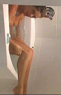 Rachel Hunter - Private bathing home video