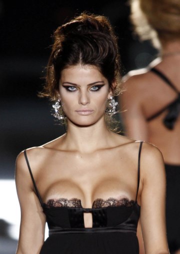 Isabeli Fontana  - catwalk oops