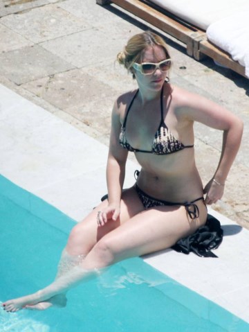 Heidi Range - bikini by the pool