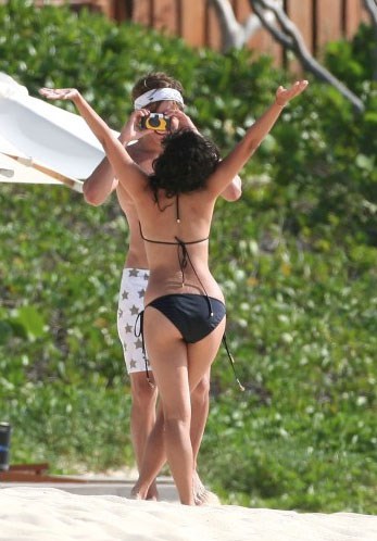 Vanessa Hudgens - bikini