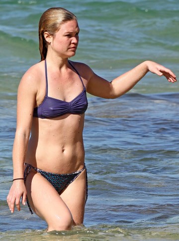 Julia Stiles - bikini