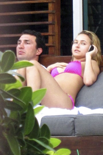 Hayden Panettiere - pink bikini