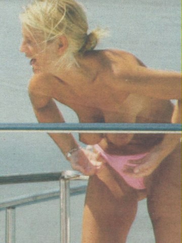 Ulrika Jonsonn - Topless swimming