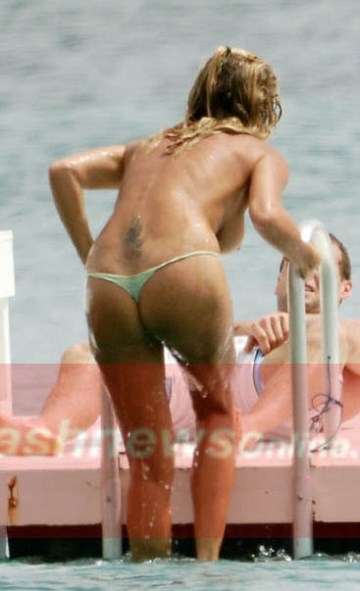 Rachel Hunter - Topless swimming