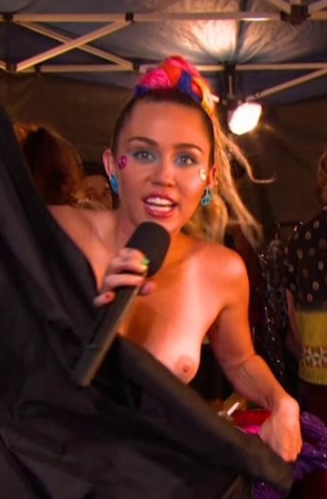 Miley Cyrus - MTV Video Music Awards 