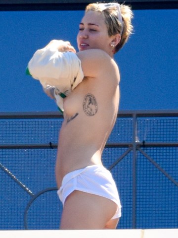 Miley Cyrus - topless