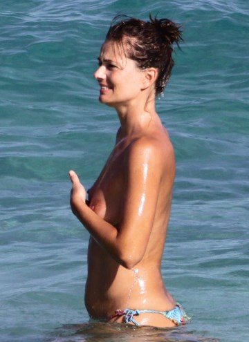 Paulina Porizkova - Topless swimming