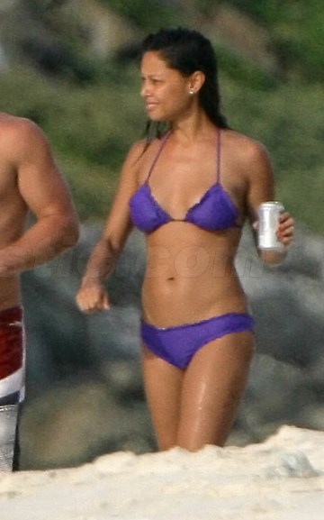 Vanessa Minnillo - bikini at the beach