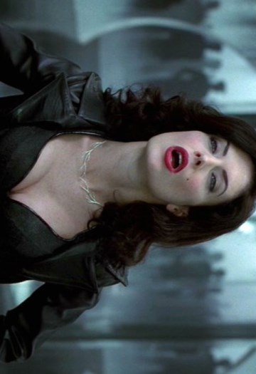 Lara Flynn Boyle - Men in Black II