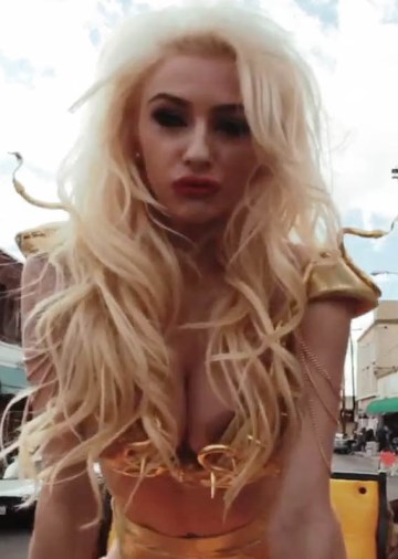 Courtney Stodden - Nip slip