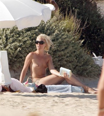 Tamara Beckwith - Topless sunbathing