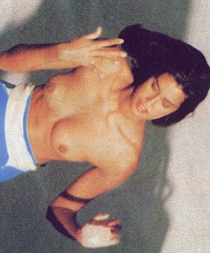Yasmeen Ghauri - Topless sunbathing