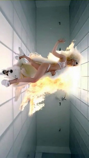 Lady GaGa - Bad Romance