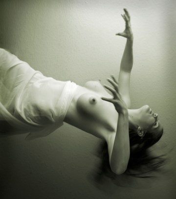Karen Alloy - nude photo shoot
