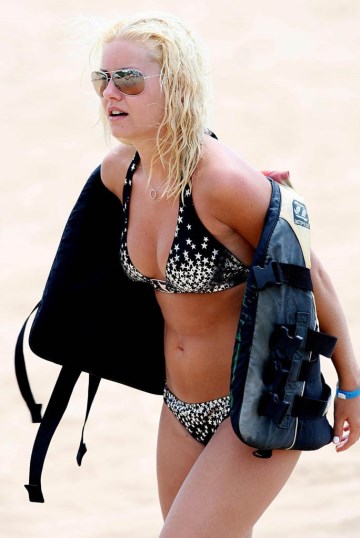 Elisha Cuthbert - bikini at the beach